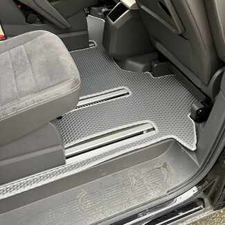 Коврики на Volkswagen Multivan (T7) 2021 - 2026 в Томске Коврики на Volkswagen Multivan (T7) 2021 - 2026 в Томске