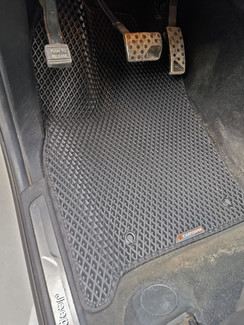 Коврики на Jeep Grand Cherokee (WK2) 2010 - 2022 в Томске